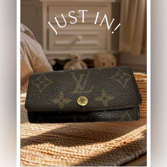 Louis Vuitton Other - Louis Vuitton Monogram Key Cles Circa 1986. EUC